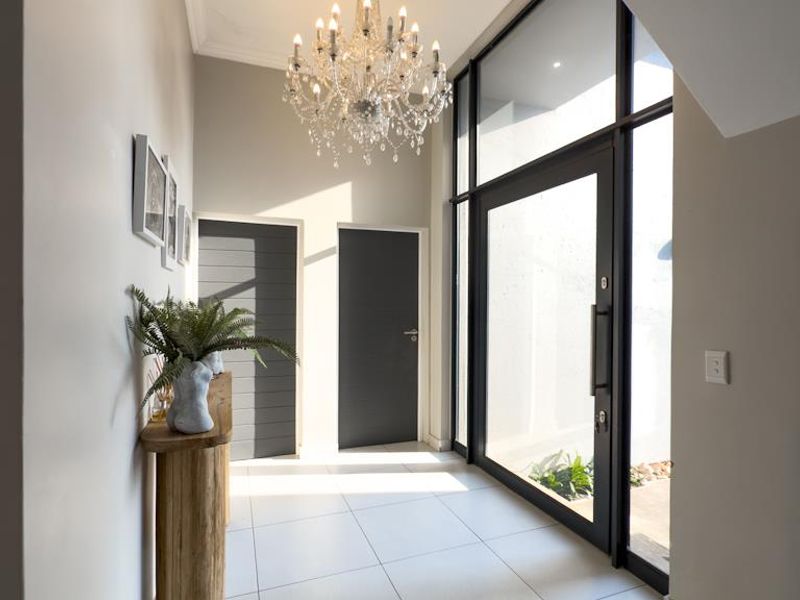 Modern Family Home with Solar System – Big Corner Stand & Entertainment Dream - Photo 8