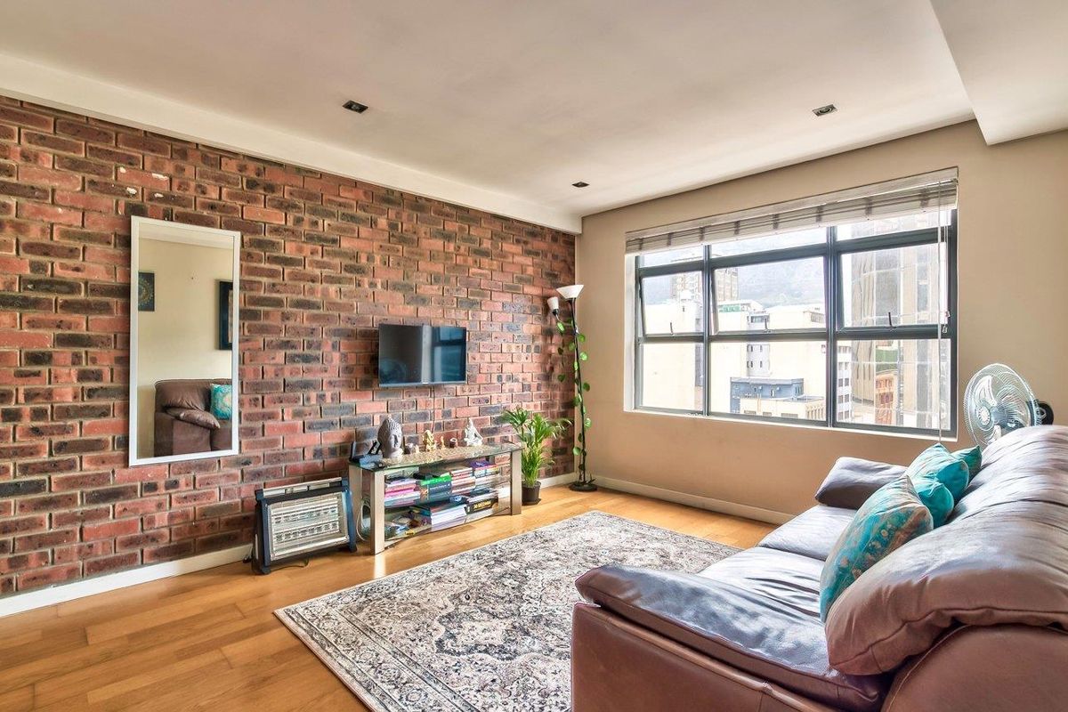 Stylish 1-Bedroom Apartment with Table Mountain Views, Parking & Storeroom — Airbnb Friendly - Photo 2