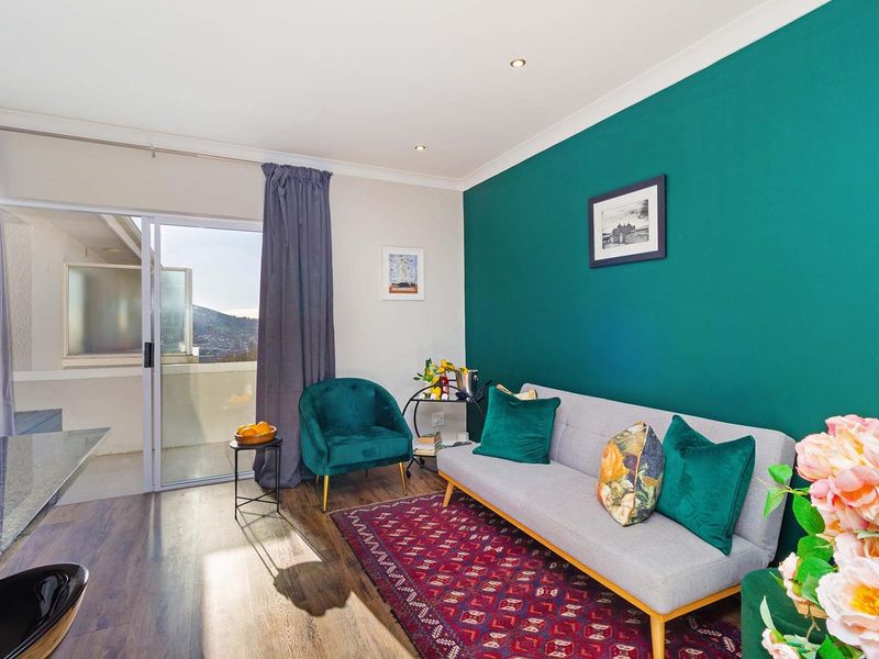 Easy lock-up-and-go lifestyle in Vredehoek - Photo 10