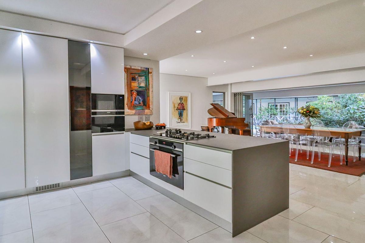 3 bedroom fully furnished home in Benmore Gardens - Photo 5
