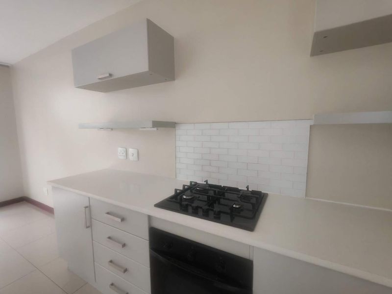 VERY MODERN ARCHITECTURAL DESIGN TOWNHOUSE - Photo 7