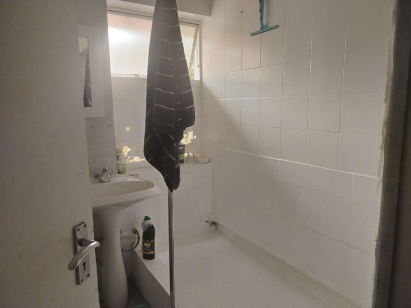 A MODERN APARTMENT - Photo 9