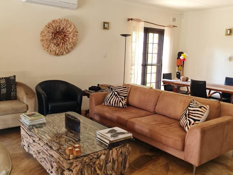 STYLISH PROPERTY! - Photo 8