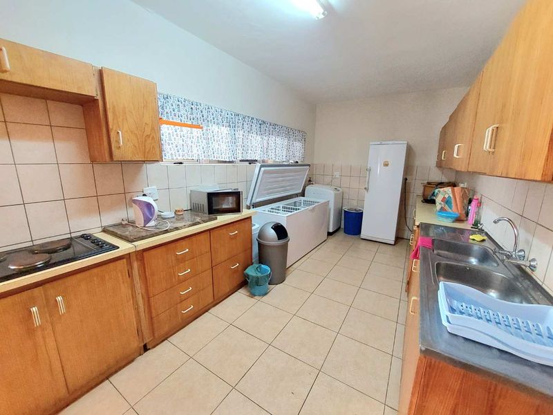 10 Bedroom Beachfront Home Fully Furnished - Photo 7