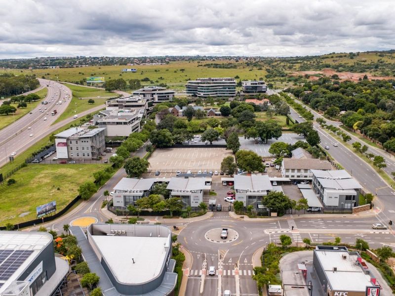 Upgrade Your HQ: Prime 230m2 
Fitted Modern Office Suite - Photo 8