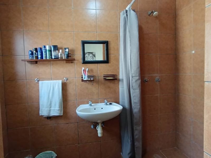 Beautiful home with Flatlet - Photo 8