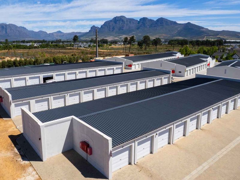 Premium storage units of various sizes are now available for rent on Val de Vie Estate. - Photo 3