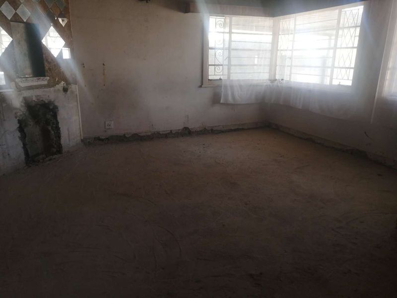 A total renovation is needed! - Photo 5