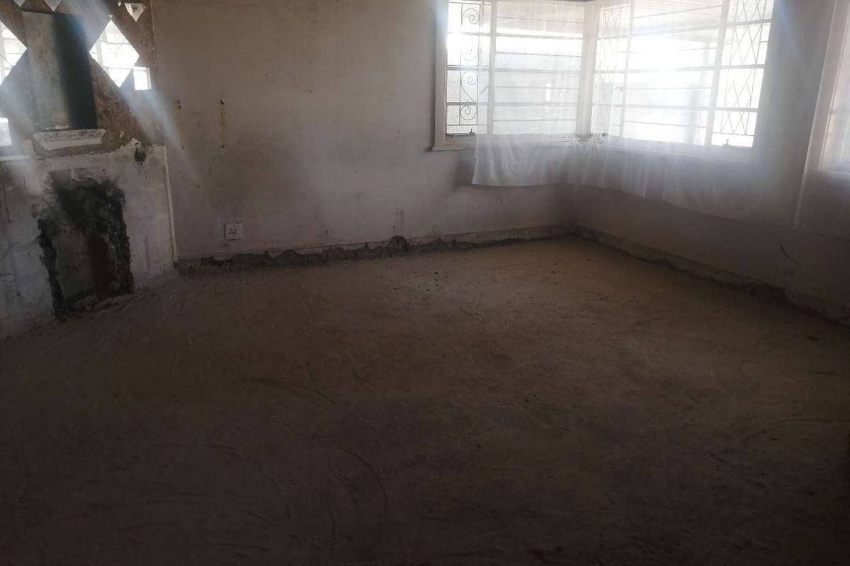A total renovation is needed! - Photo 5