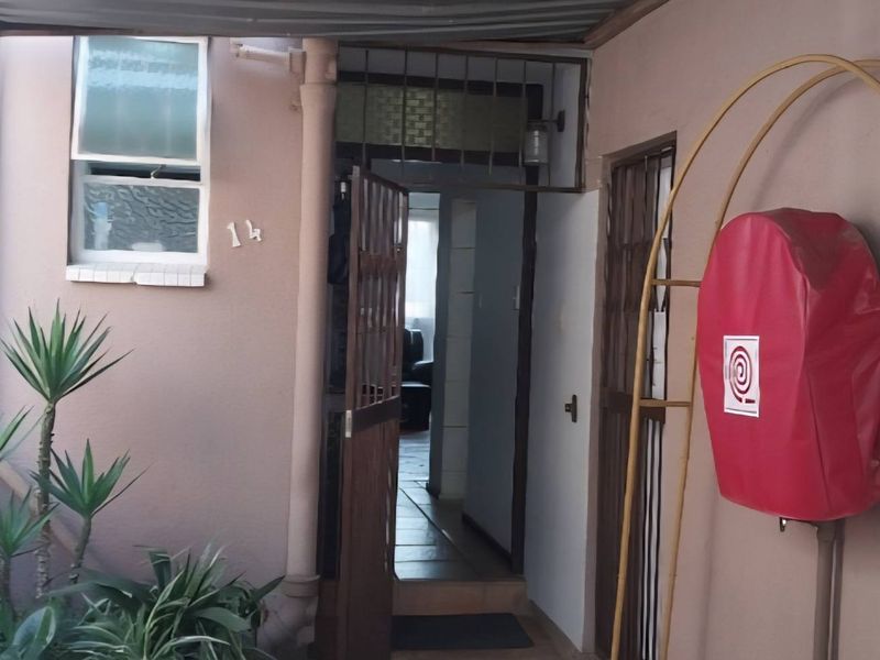 2 Bedroom well-maintained Townhouse for sale in Brackenhurst - Photo 5