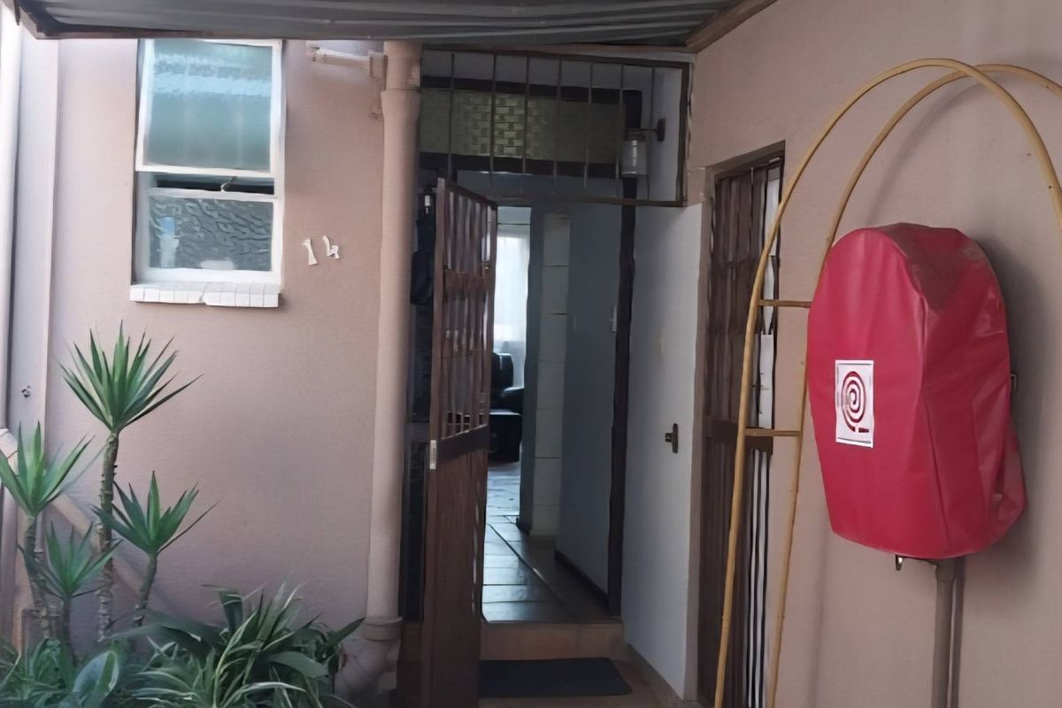 2 Bedroom well-maintained Townhouse for sale in Brackenhurst - Photo 5