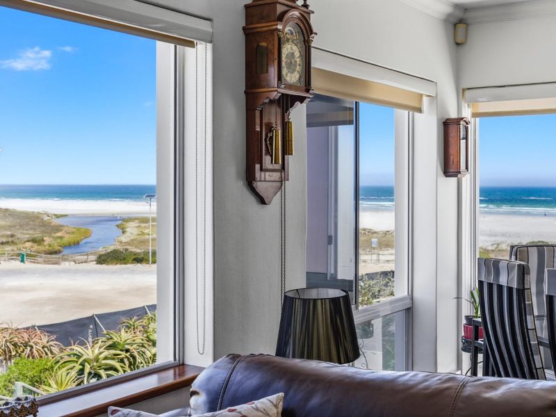 3 Bedrooms | Exceptional Space | Ocean & Mountain Outlook - Photo 2