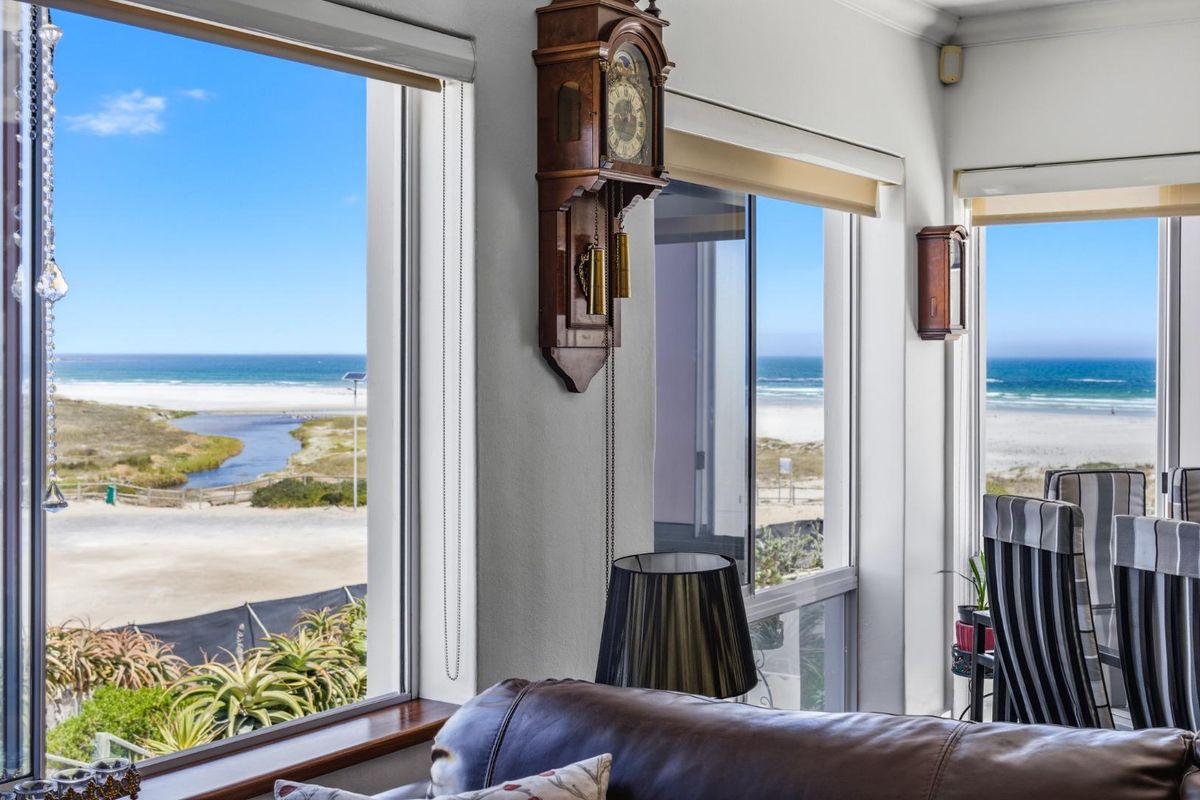 3 Bedrooms | Exceptional Space | Ocean & Mountain Outlook - Photo 2