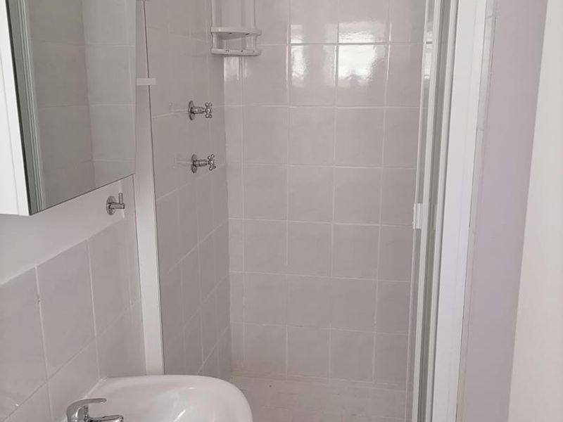 Fully furnished 1 bedroom in Strand - Photo 9