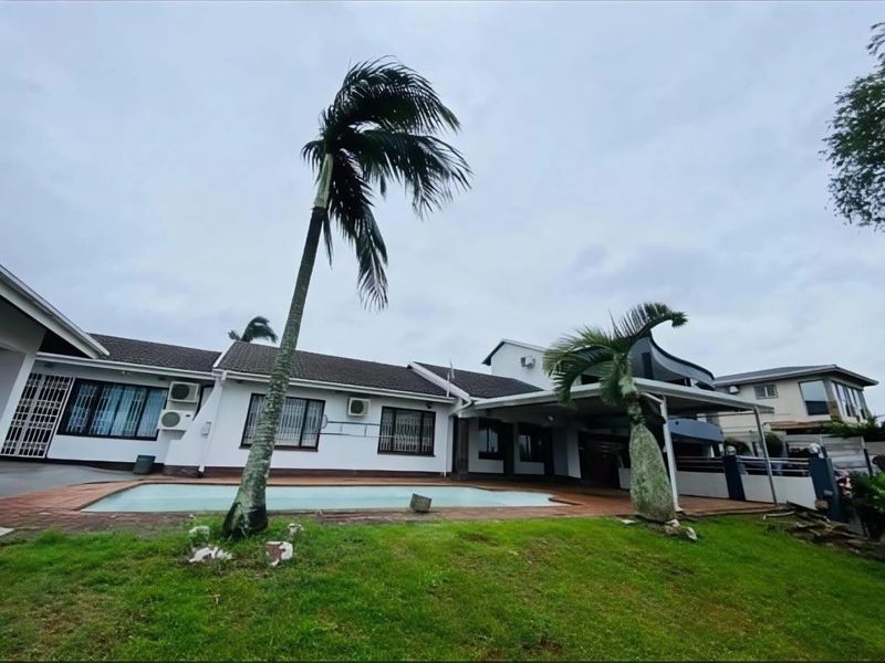 Architectural Masterpiece with Private Oasis in Queensburgh's Malvern - Photo 3