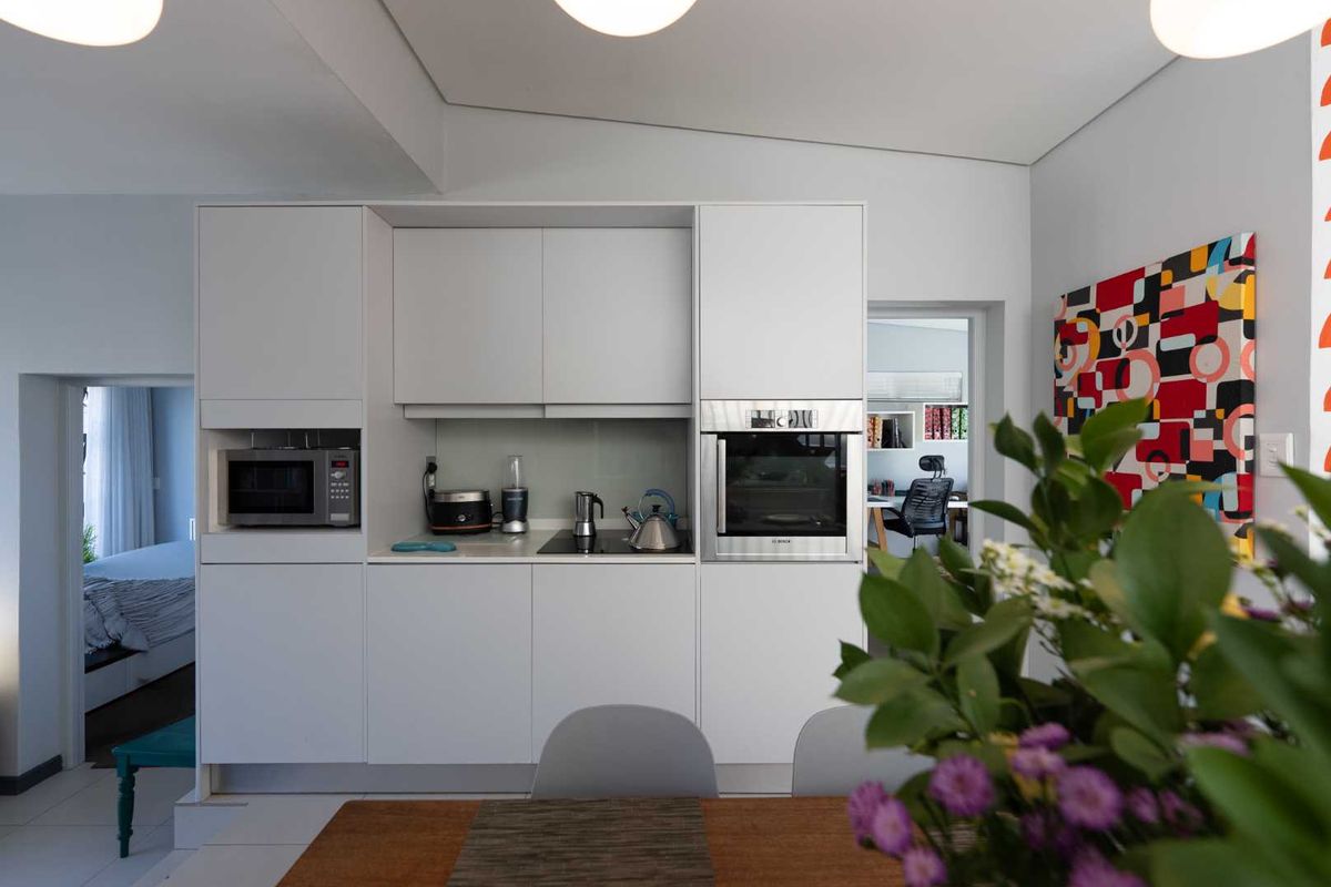 Prime Location & Stunning Views - A tranquil Oasis in Green Point Awaits! - Photo 4