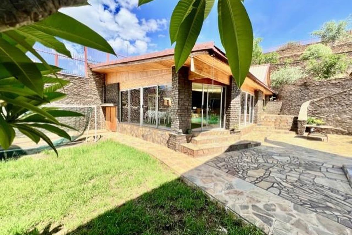 7 Bedroom House FOR SALE in Auasblick - Photo 2