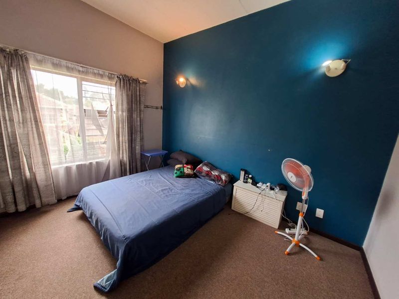 INVESTMENT DREAM OR PERFECT STARTER HOME - Photo 2