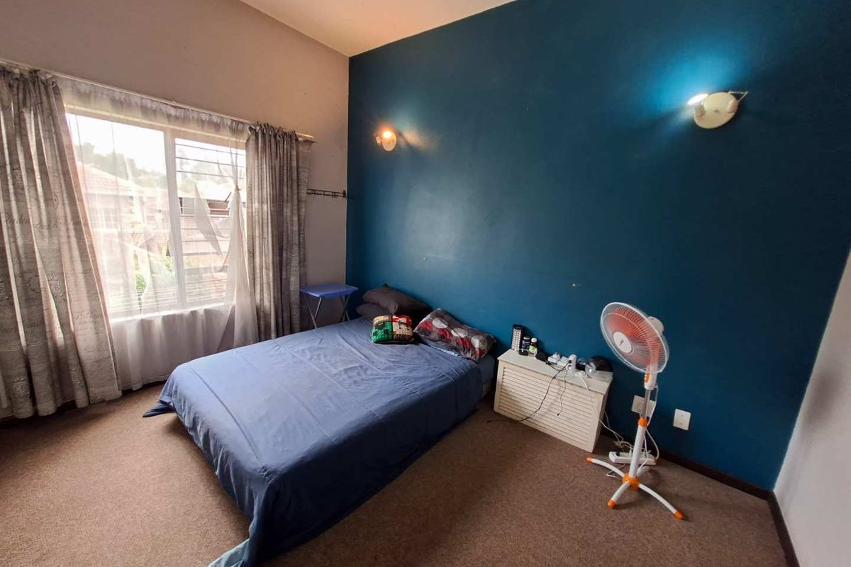 INVESTMENT DREAM OR PERFECT STARTER HOME - Photo 2