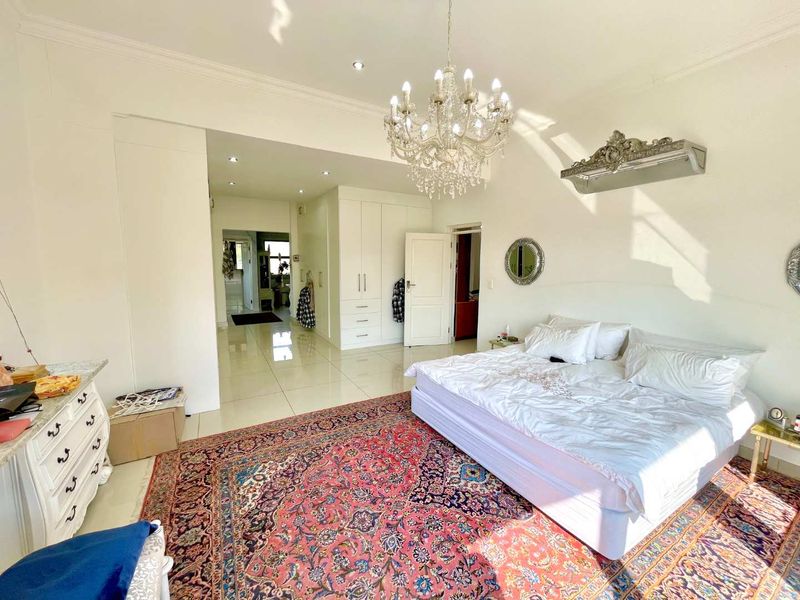 Elegant Family Living in Lombardy Estate – Luxury, Space & Timeless Comfort - Photo 7