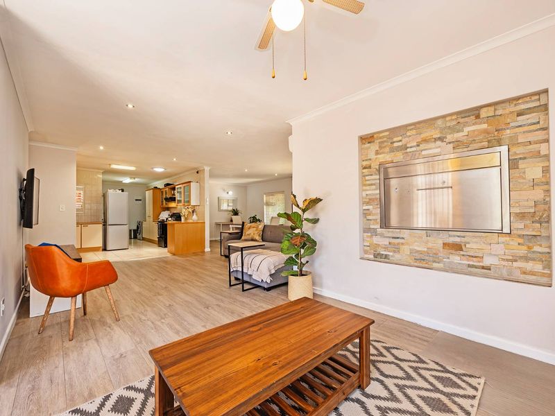 The Perfect Blend of Comfort, Style & Smart Living in Plattekloof - Photo 3