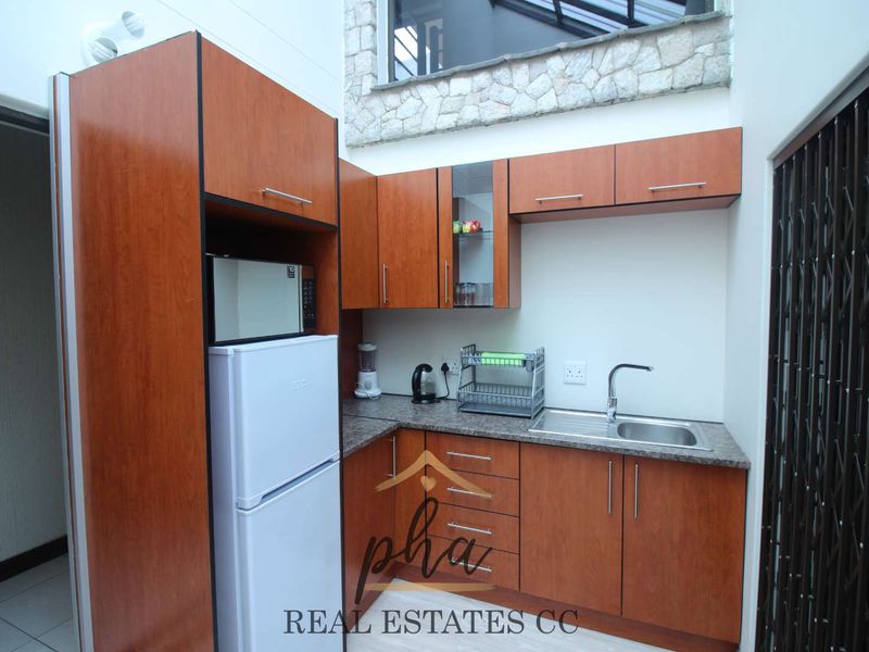 4 Bedroom house with 2 bedroom Flat for Sale - Swakopmund (Ext 9) - Photo 8