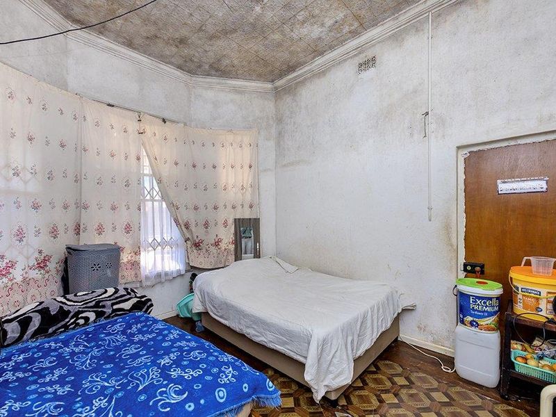 Investment Opportunity: Spacious 7 Bedroom House in Vasco Estate, Goodwood - Photo 7