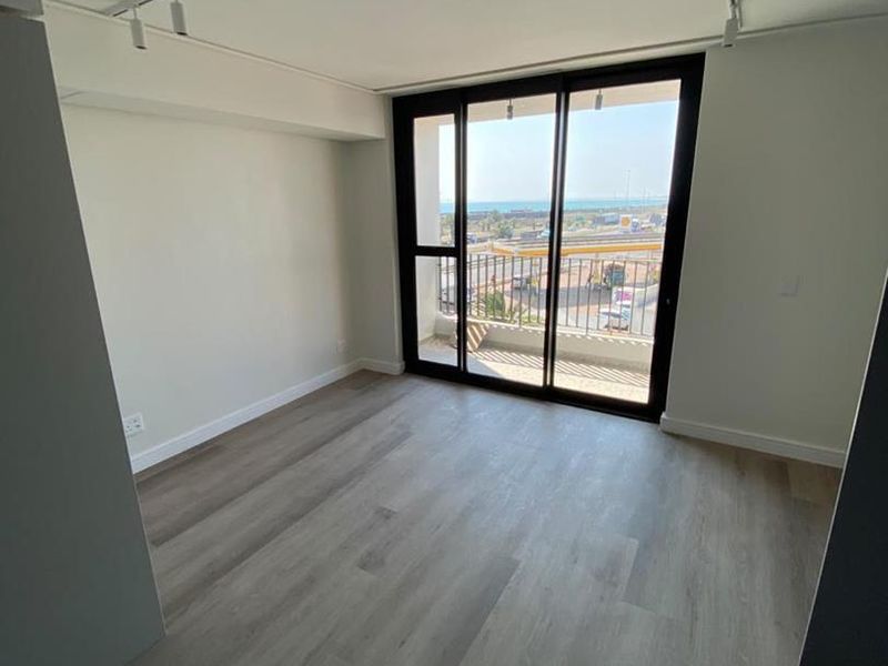 MODERN LIFESTYLE WITH EASY ACCESS TO THE CBD with VIEWS - Photo 3