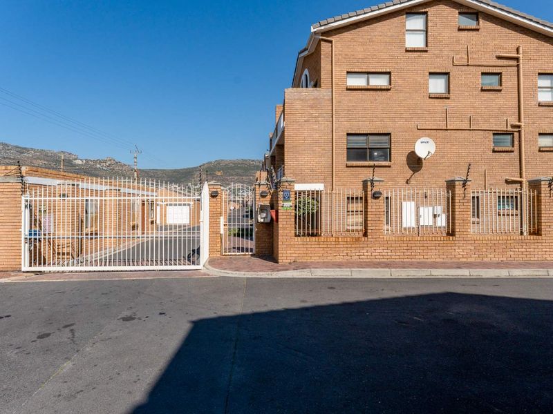 Fish Hoek Lifestyle at Your Doorstep - Photo 2
