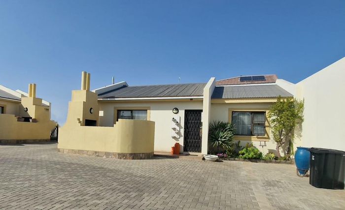Property #2555765, Townhouse For Sale in Long Beach