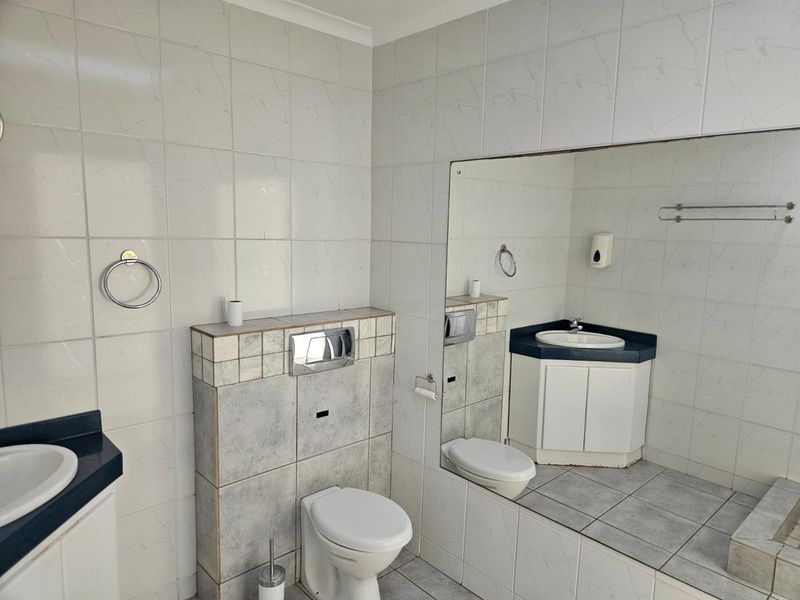**Cozy 1-Bedroom Unit in Shared Home – Ideal for Single or Couple** - Photo 4