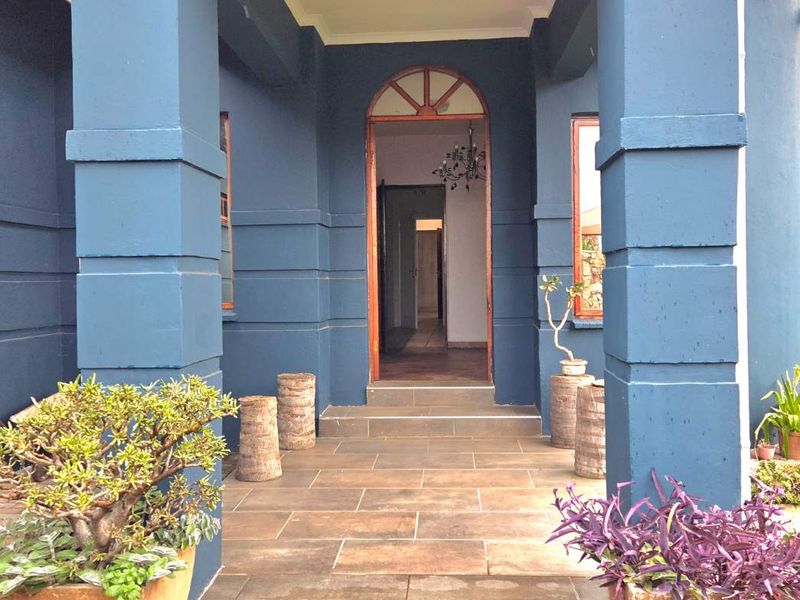 4 BEDROOM HOME IN RANDHART - Photo 3