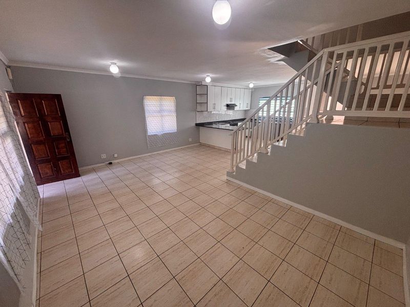 3 Bedroom Unit for Rent in Prime Malvern !! - Photo 3