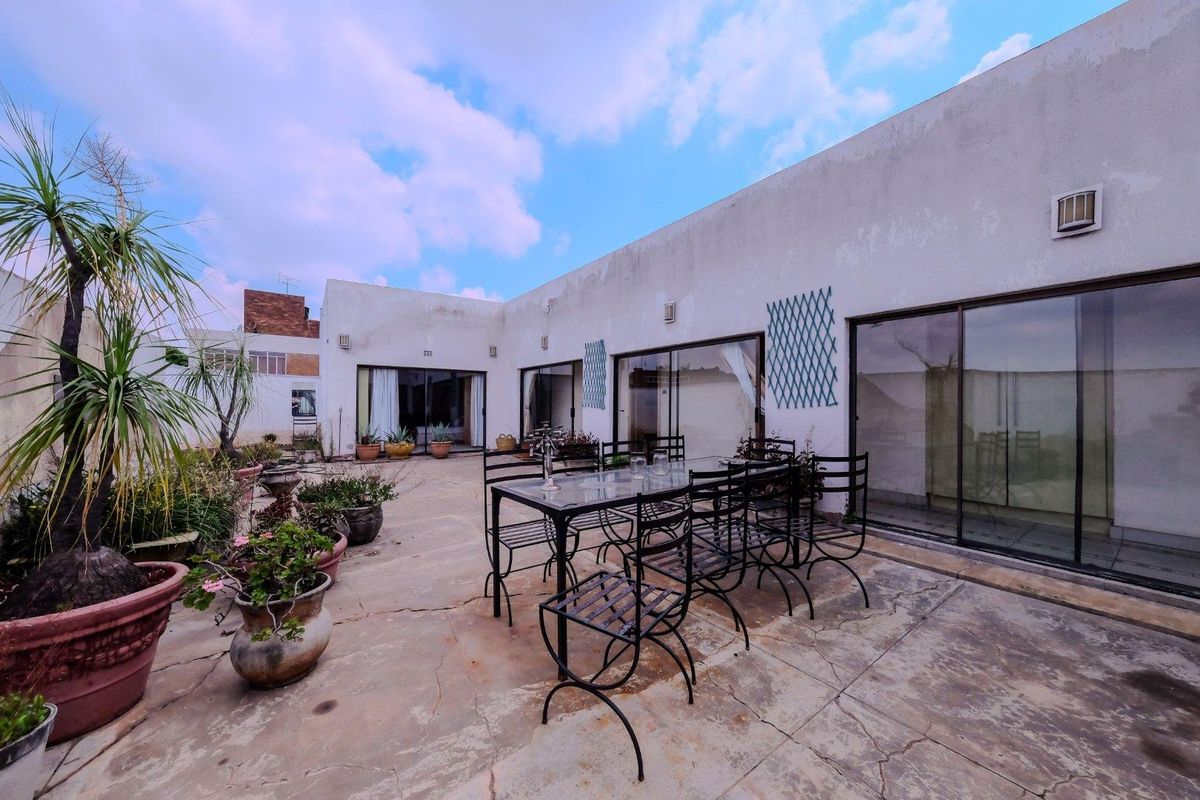 Perfect Penthouse in this Heritage Complex "Gleneagles" with Views! - Photo 2