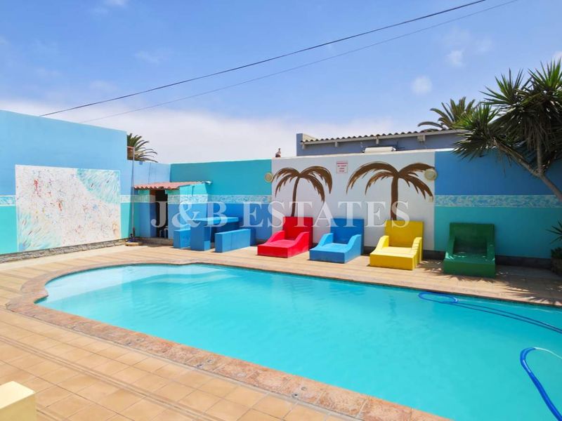 Fully Operational Guesthouse - Photo 2