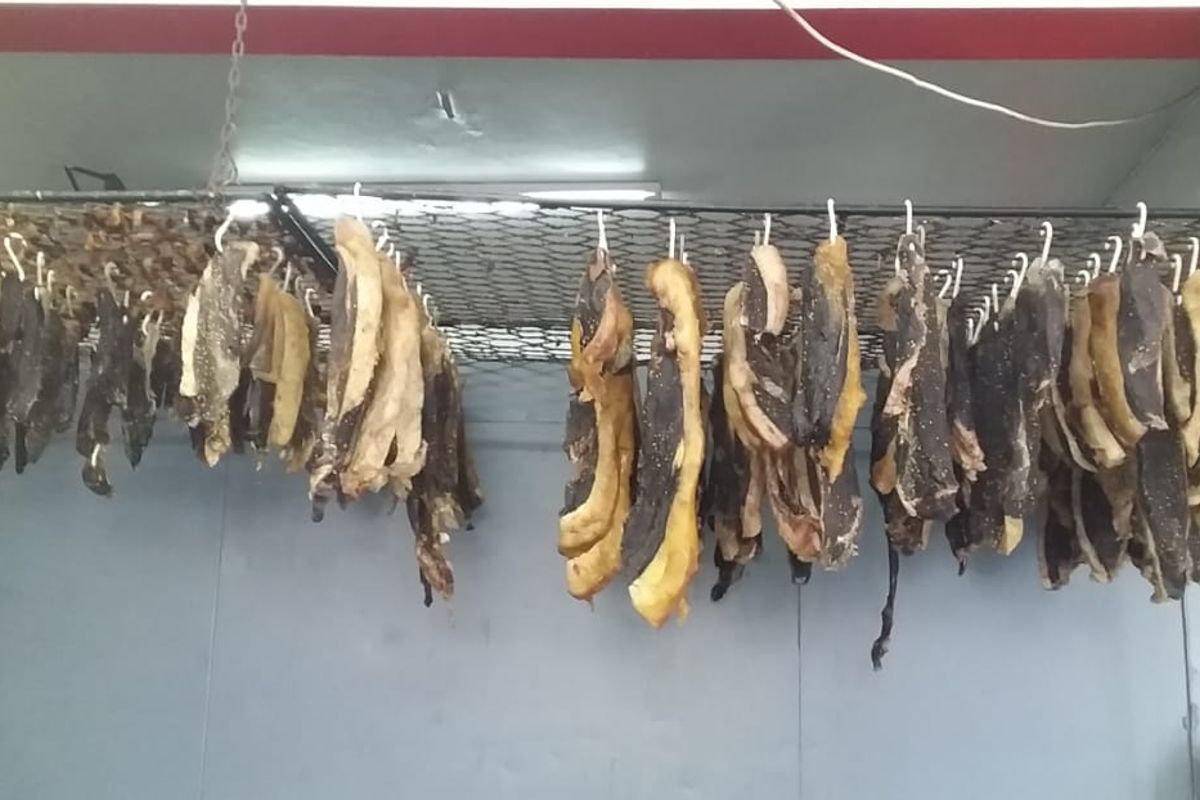 FULLY EQUIPT BUTCHERY . VERY WELL ESTABLISHED.  31 YEARS UP AND RUNNING.  LOJAL CLIENT BASE. - Photo 2