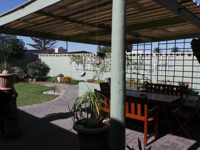 Well located Home close to Private School and Park - Photo 10