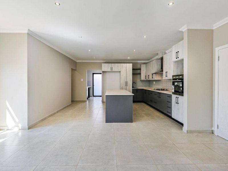 5 Bedroom house to be built with building plans - Photo 9