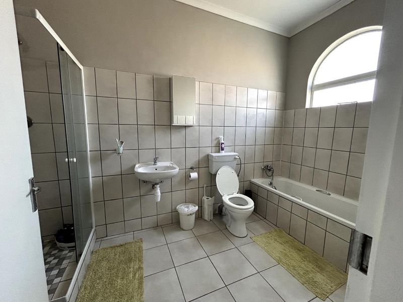 6-Bedroom Double-Storey House - Photo 9