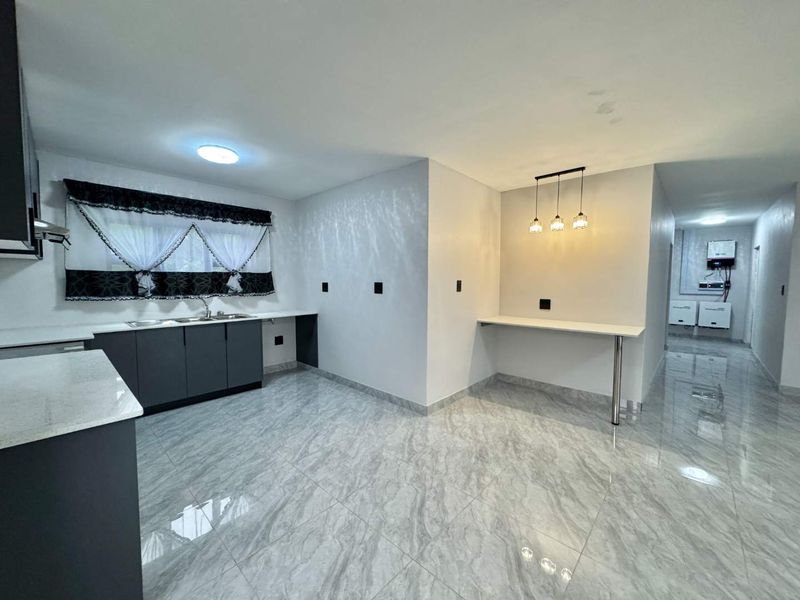 Hendra Estates - Stunning Apartment to rent in Mount Moreland - Photo 2