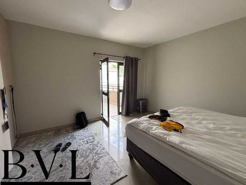 Flat for Sale in Windhoek CBD - N$1,600,000 (excl. costs) - Photo 4