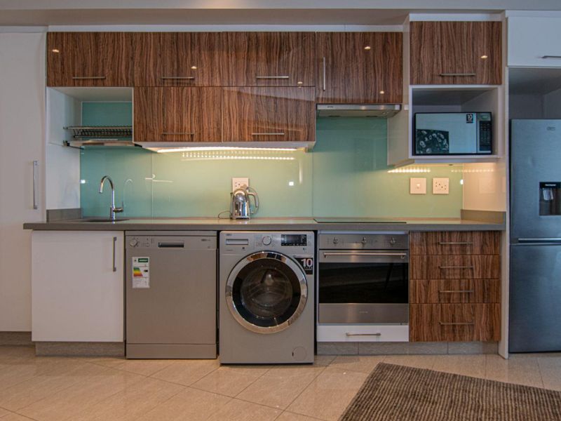 1 BEDROOM | 1 BATHROOM APARTMENT - Photo 6