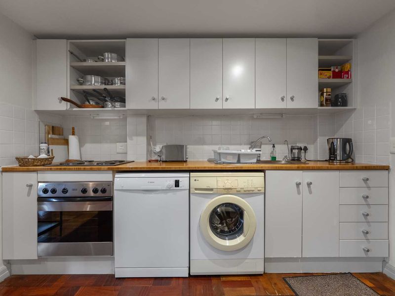 An extra special apartment in the art deco masterpiece - Mutual Heights - Photo 7