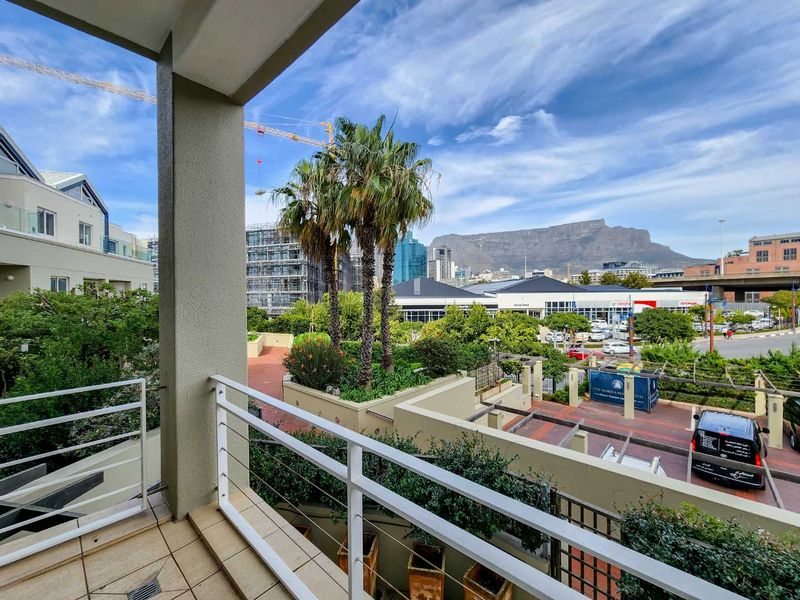 Luxury Marina Living - Photo 4