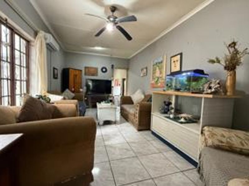 Spacious Richards Bay Central Home with Lush Garden Potential - Photo 4