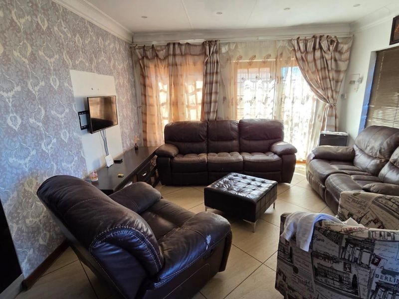 Neat Facebrick Family Home – Well Located & Move-In Ready - Photo 10