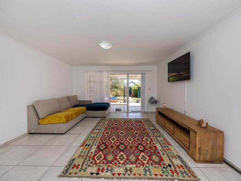 Charming Lock Up And Go Home In A Cul de Sac - Photo 7