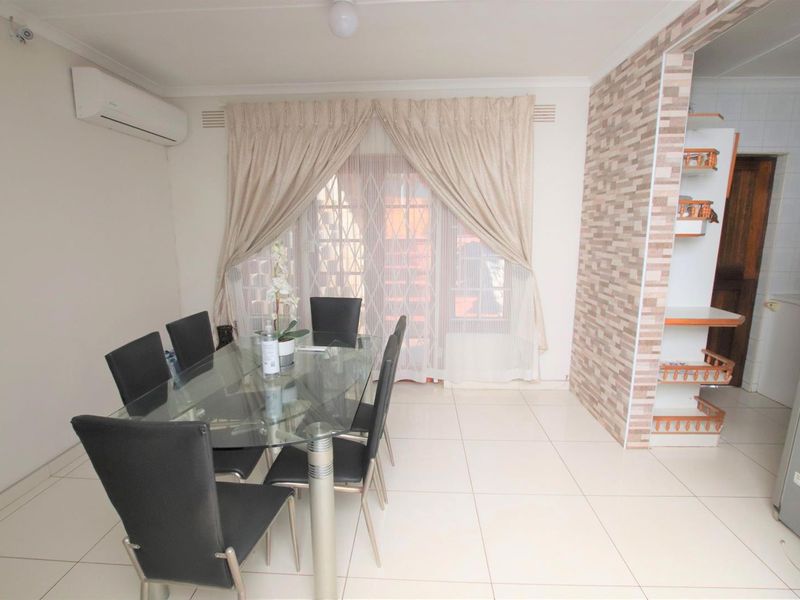 Neat Family Home in Glen Anil - Photo 8