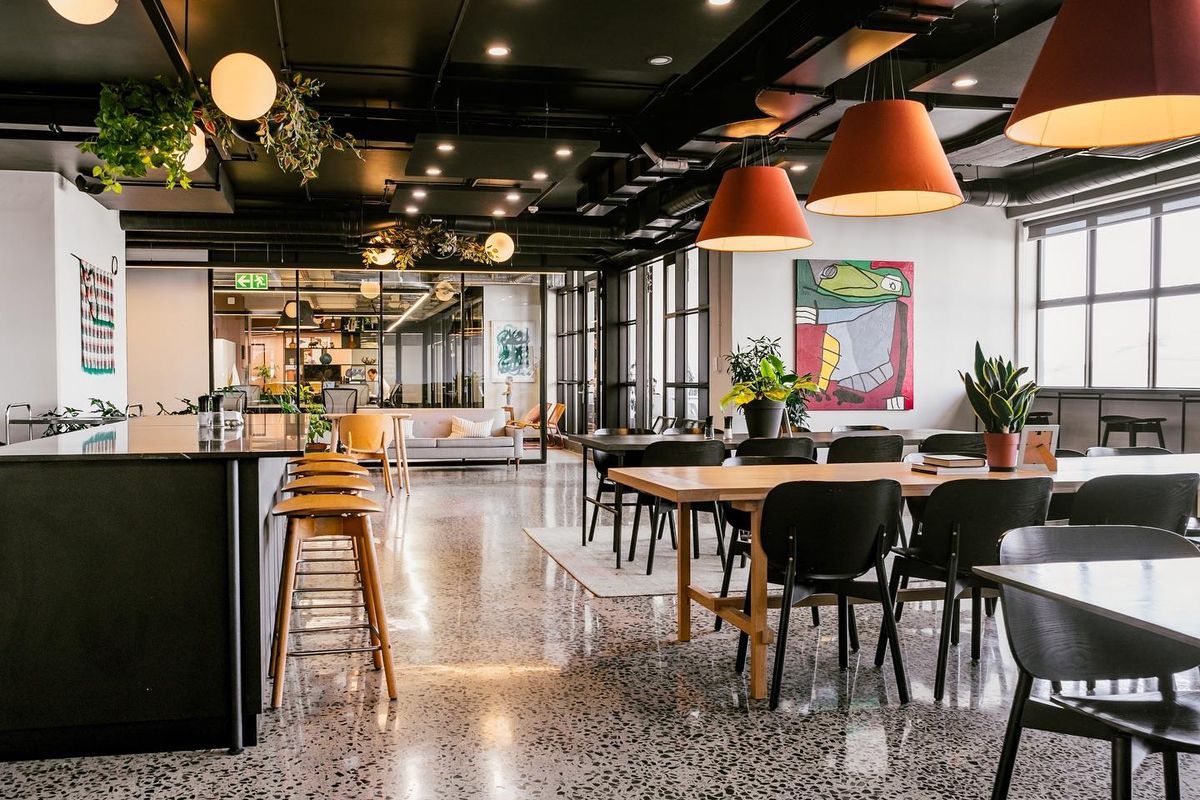 Serviced 20-person office in Harrington street - Photo 2