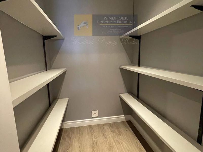 Upmarket FULLY FURNISH villa to Rent - Photo 6